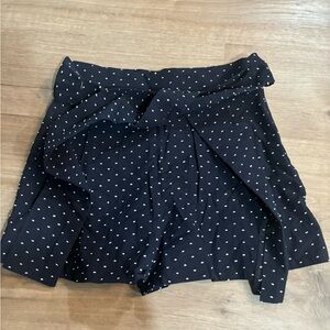 Size 6 JCREW navy blue and white tie front shorts
